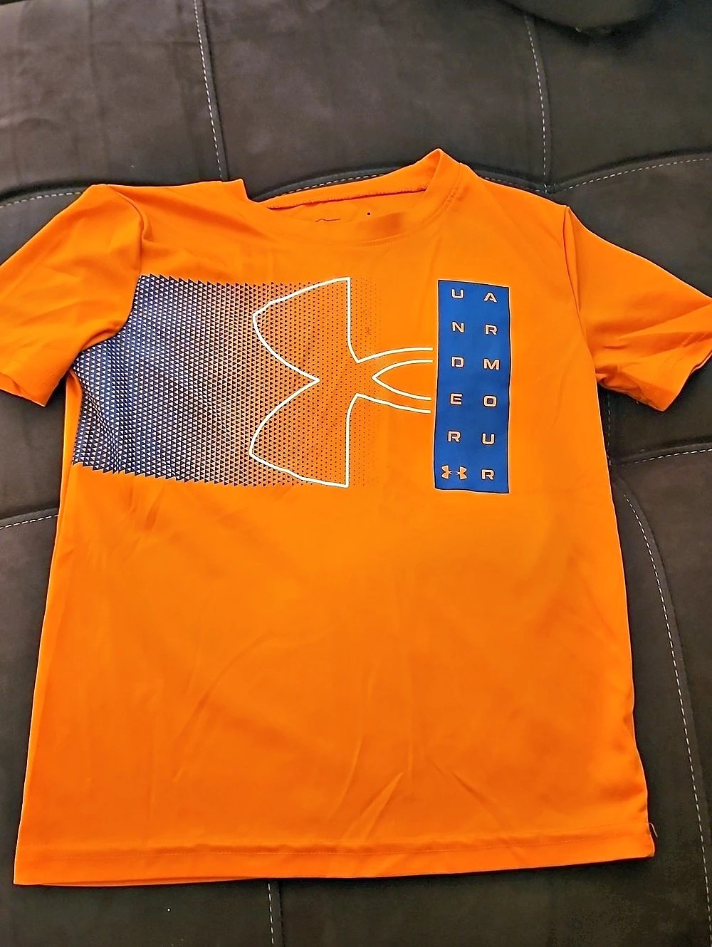 Under Armour Boys Size 6 Orange & Blue Athletic Tee